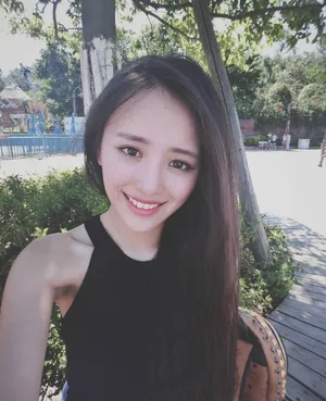 罗秋韵甜美旅拍照图片_7