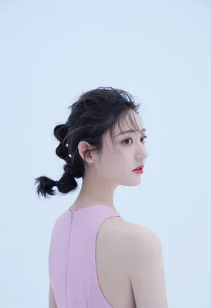 王莫涵粉色甜美写真图片_2