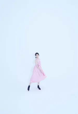 王莫涵粉色甜美写真图片_3
