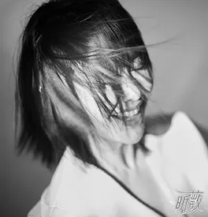 左小青优雅时尚写真图片_6