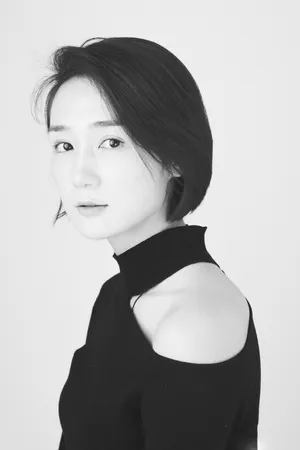 黄洋洋黑白优雅写真图片