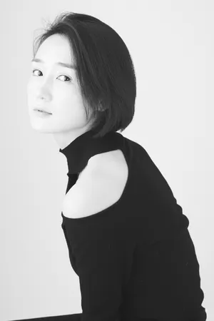 黄洋洋黑白优雅写真图片