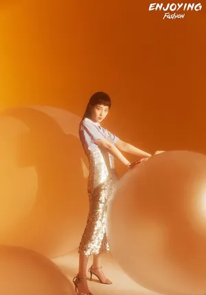 虞书欣李歌洋俏皮可爱写真图片_5