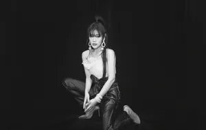 袁娅维黑白质感性感写真