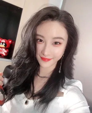 刘丁菡性感时尚自拍图片_6