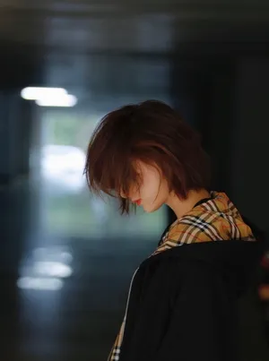 徐悦清爽随性街拍图片_3