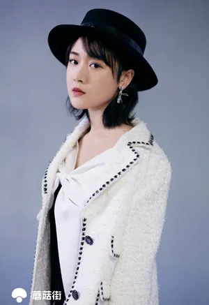 凌美仕性感优雅写真图片