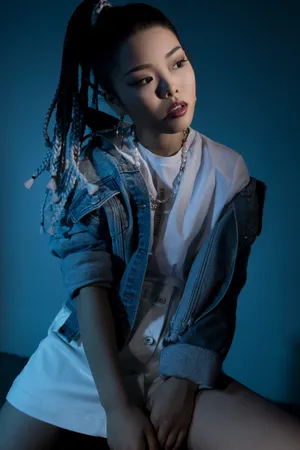 演员王莎莎摩登性感写真_2