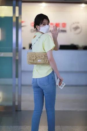 乔欣清凉俏丽街拍照图片