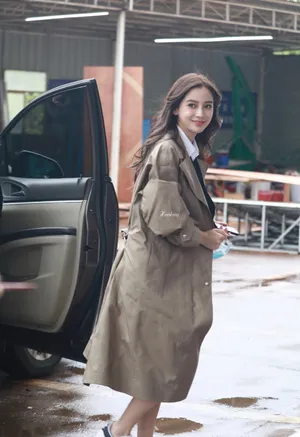 angelababy元气复工照街拍图片_5