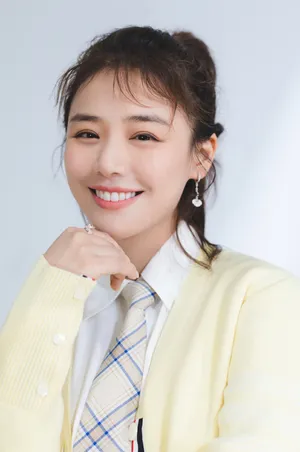 马思纯甜美元气写真图片