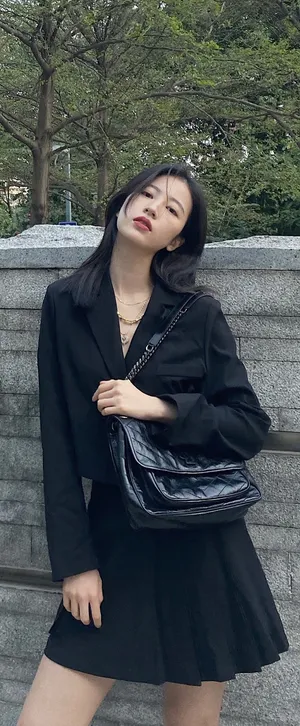 周雨彤暗黑系酷美写真图片
