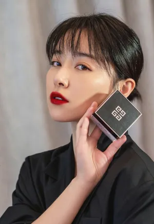 阚清子酷美干练写真图片
