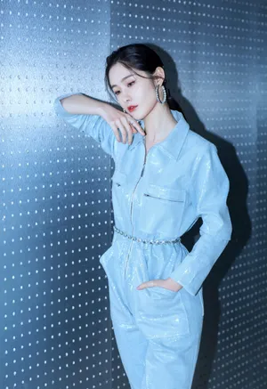 梁田甜美时尚写真图片_4