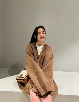 欧阳娜娜俏皮单马尾私服照图片