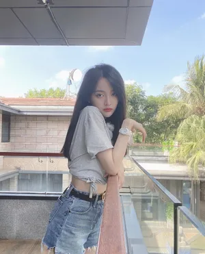 吴宣仪清新甜美生活照图片_4