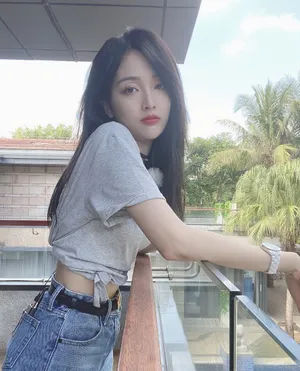 吴宣仪清新甜美生活照图片_7