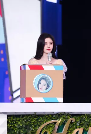 鞠婧祎《快乐大本营》性感剧照图片_5
