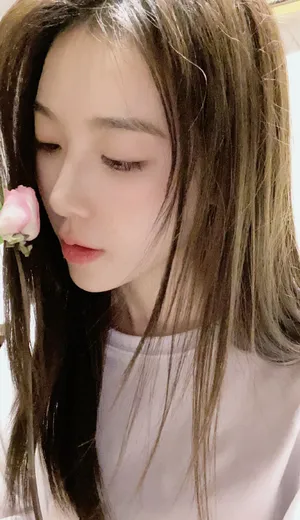 宁心清秀甜美自拍图片