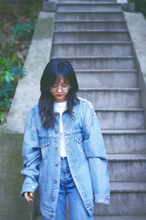 谭松韵干练帅气私服写真图片_2