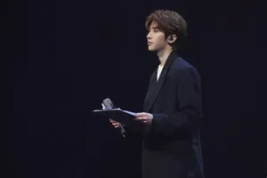 蔡徐坤简洁利落型男写真图片