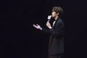 蔡徐坤简洁利落型男写真图片_2