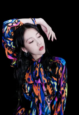 弦子彩虹裙性感唯美写真图片_5