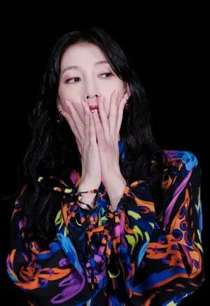 弦子彩虹裙性感唯美写真图片_6
