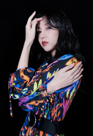 弦子彩虹裙性感唯美写真图片_11