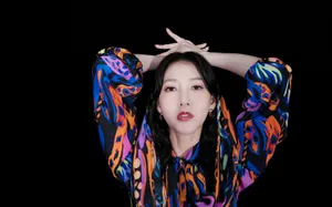 弦子彩虹裙性感唯美写真图片_14