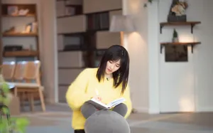 谢娜黄色海马毛衣温婉知性图片_4