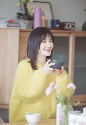 谢娜黄色海马毛衣温婉知性图片_7