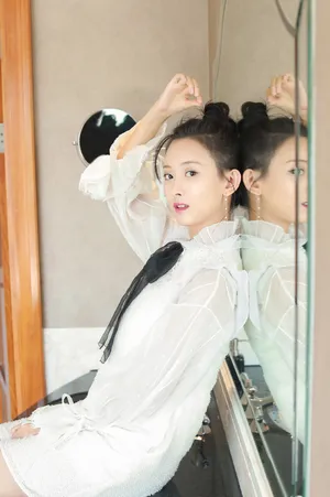 代文雯甜美灵动写真图片_2