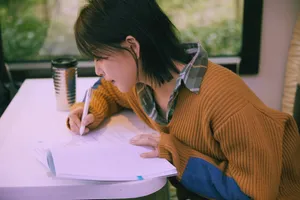 殷桃清爽随性生活照图片