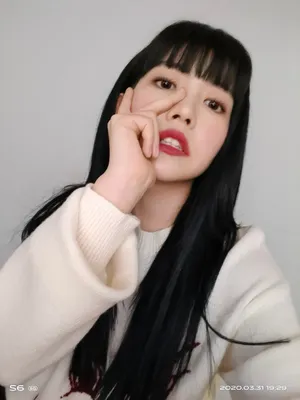 赖美云新发型俏丽自拍照图片