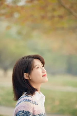 苏青清新温婉户外写真图片_5