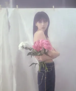 angelababy时尚杂志性感花絮照图片