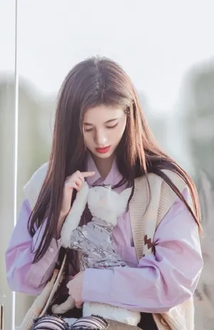 鞠婧祎甜美俏丽写真图片