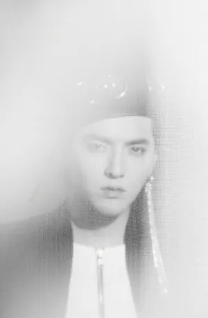 吴亦凡酷帅黑白写真图片_4