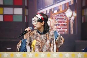 关晓彤迪斯科少女俏皮舞台照图片_2