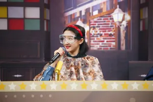 关晓彤迪斯科少女俏皮舞台照图片_4