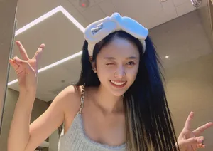 吴宣仪素颜居家照图片_8