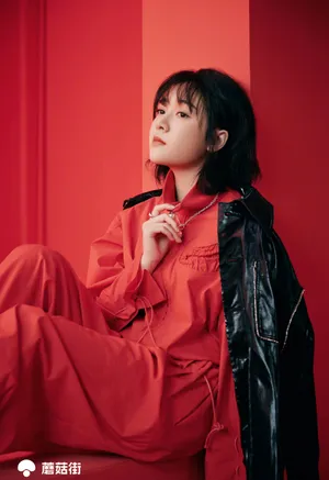 凌美仕性感甜酷写真图片