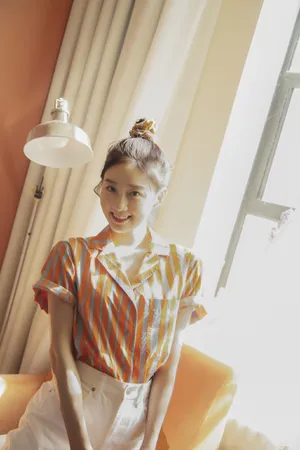 李子璇可爱俏皮私服图片