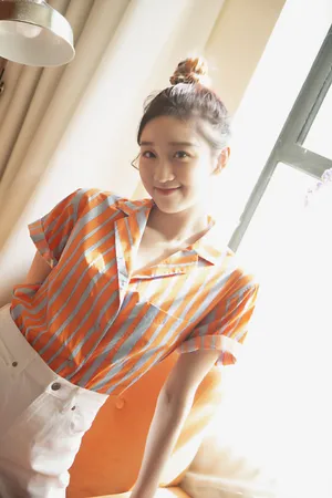 李子璇可爱俏皮私服图片_2