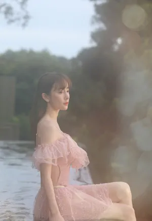 张檬短裙性感浪漫写真图片_3
