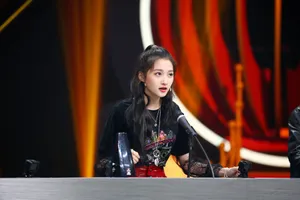 关晓彤性感柔美舞台照图片_6