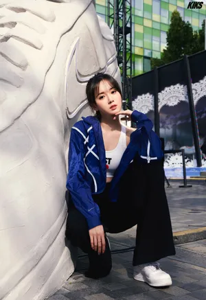 江铠同甜酷运动风写真图片