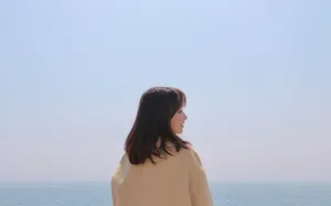 彭小苒清爽时尚写真图片_2
