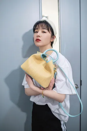 阚清子清新灵动私服图片